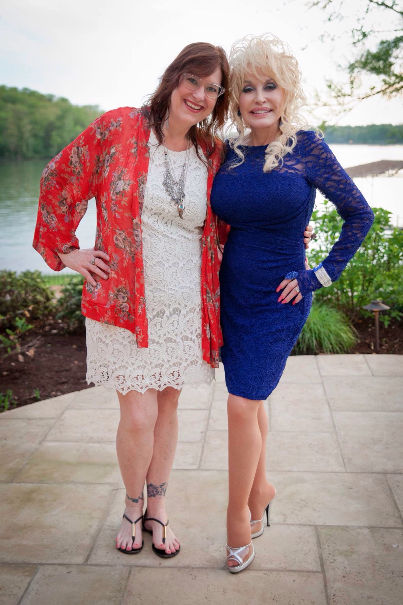 Stacie Huckabe met Dolly Parton in Nashville | Dollyfancom